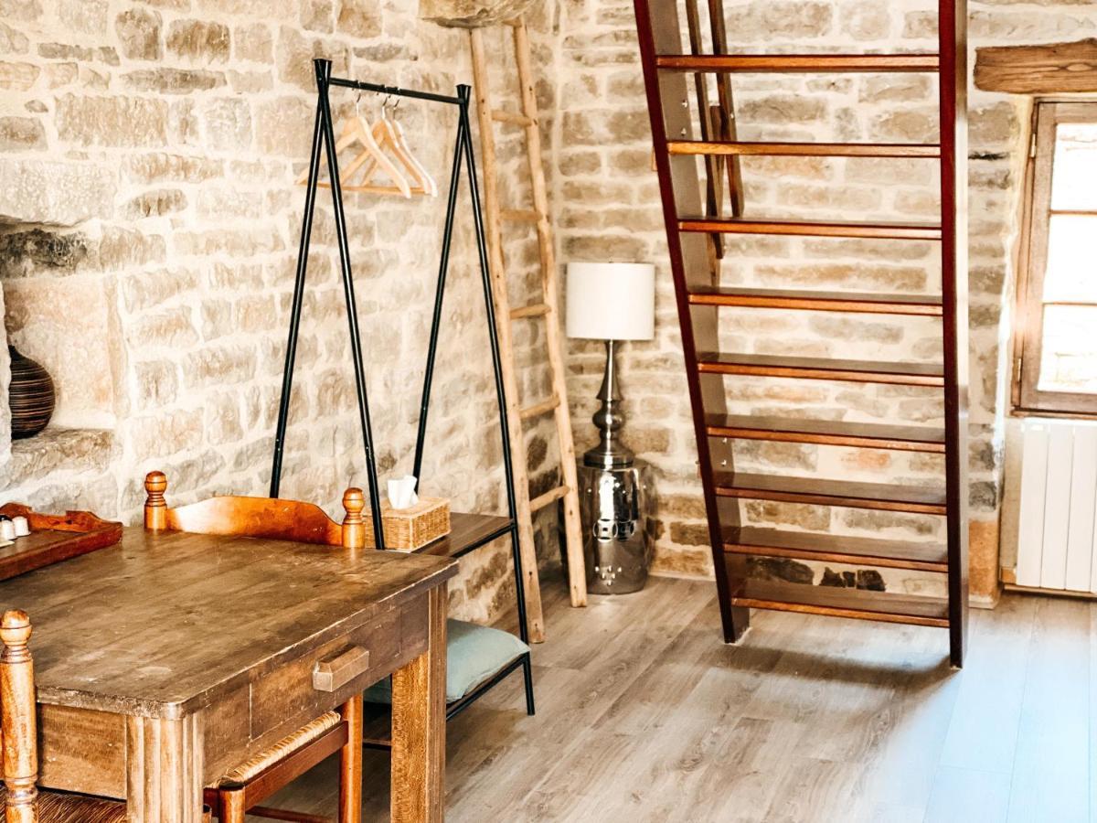 Mas Parenthese - Chambres Et Table D'Hotes Loze Exterior photo